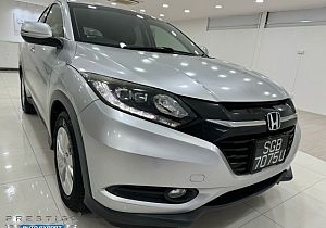 Honda Vezel 1.5X Auto 2015 Silver Pushstart Revcam